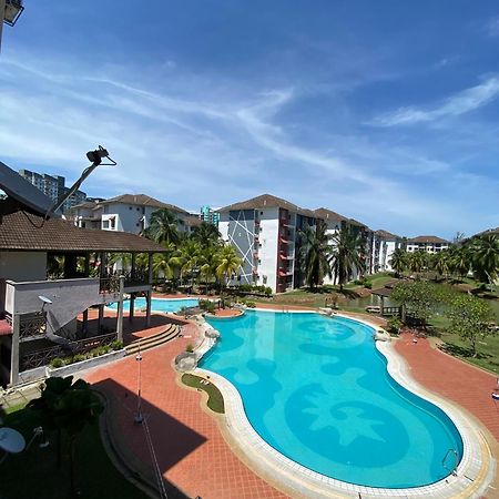 Smilez Homestay H102 & A306 At Pd Perdana Kondo Resort Port Dickson Dış mekan fotoğraf