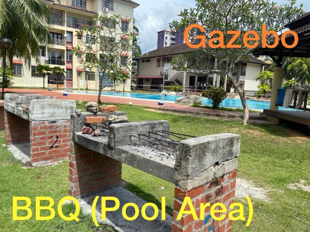 Smilez Homestay H102 & A306 At Pd Perdana Kondo Resort Port Dickson Dış mekan fotoğraf