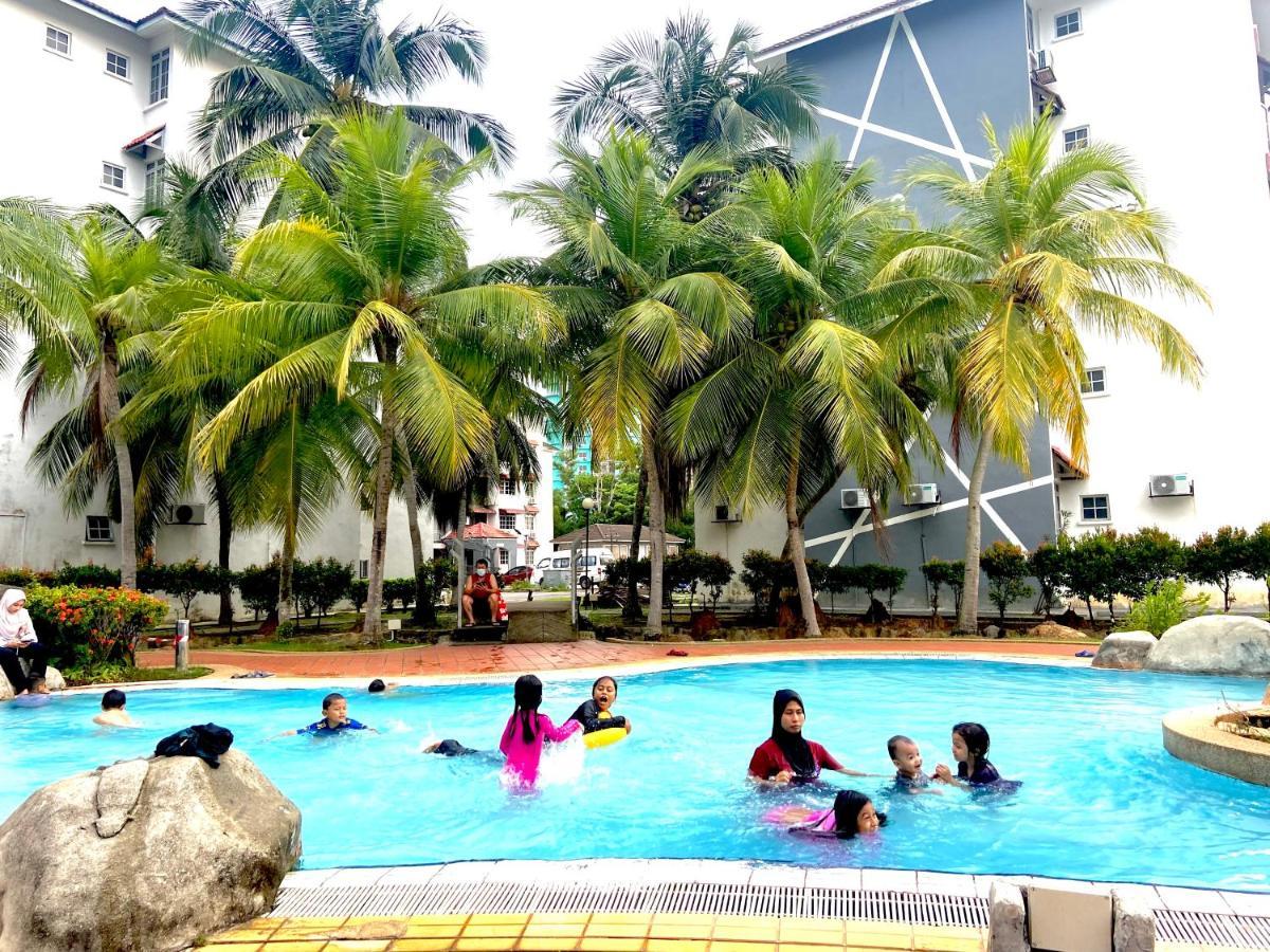 Smilez Homestay H102 & A306 At Pd Perdana Kondo Resort Port Dickson Dış mekan fotoğraf